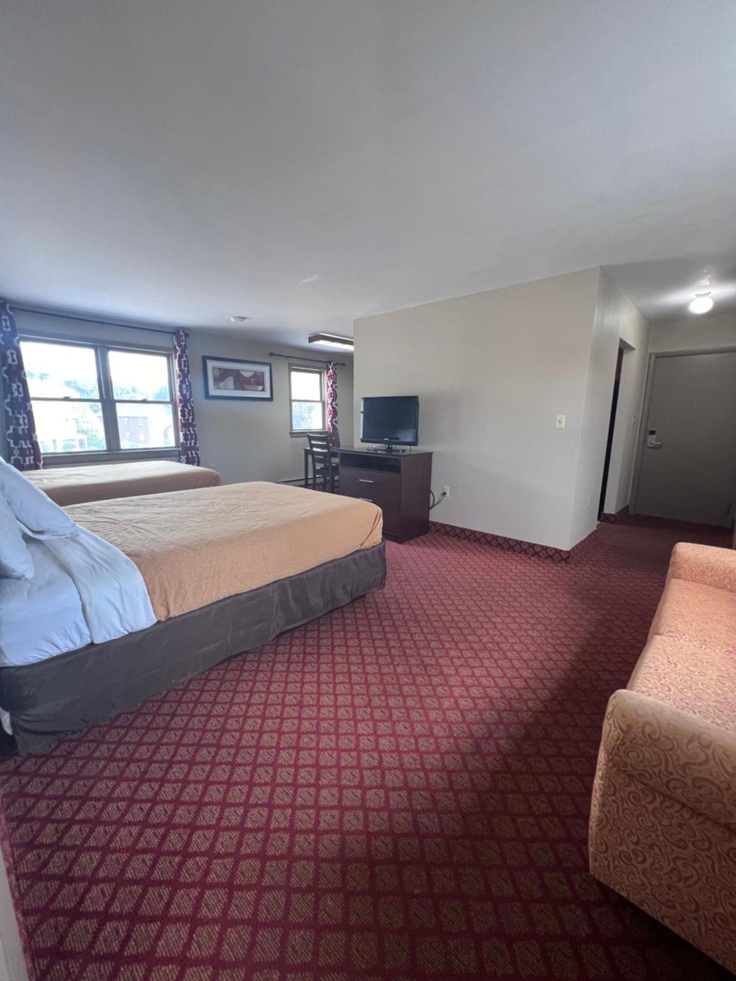 Rodeway Inn & Suites Hershey Exterior photo